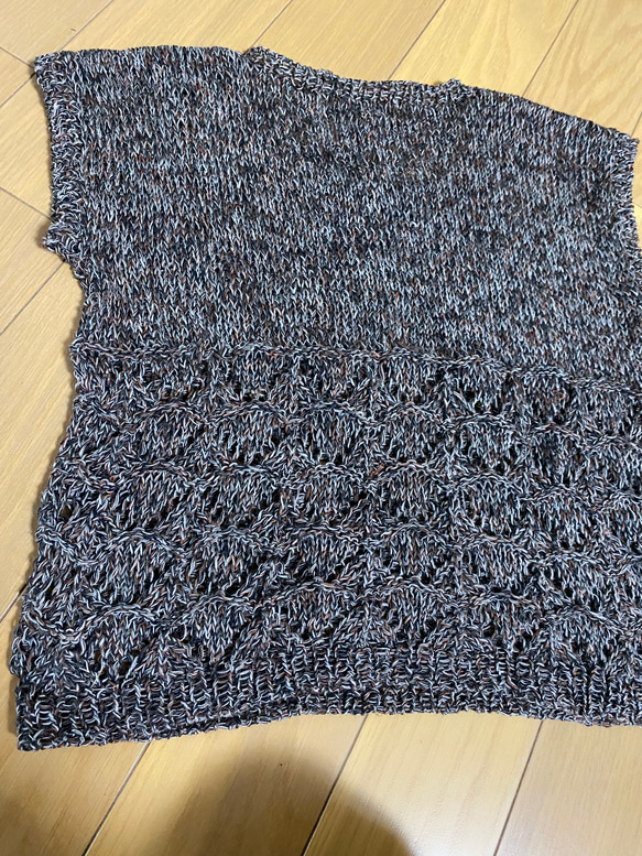 サマーヤーンで編んだ袖なしセーター 3枚目の画像