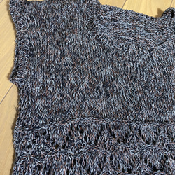サマーヤーンで編んだ袖なしセーター 2枚目の画像