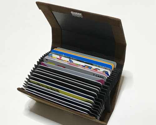 手のひらサイズの蛇腹ケース 手のひらサイズの蛇腹ケース