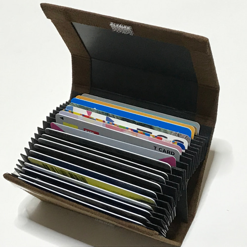 蛇腹型カードケース／JAVA-CARD-CACE20／スエード ダークブラウン 名刺
