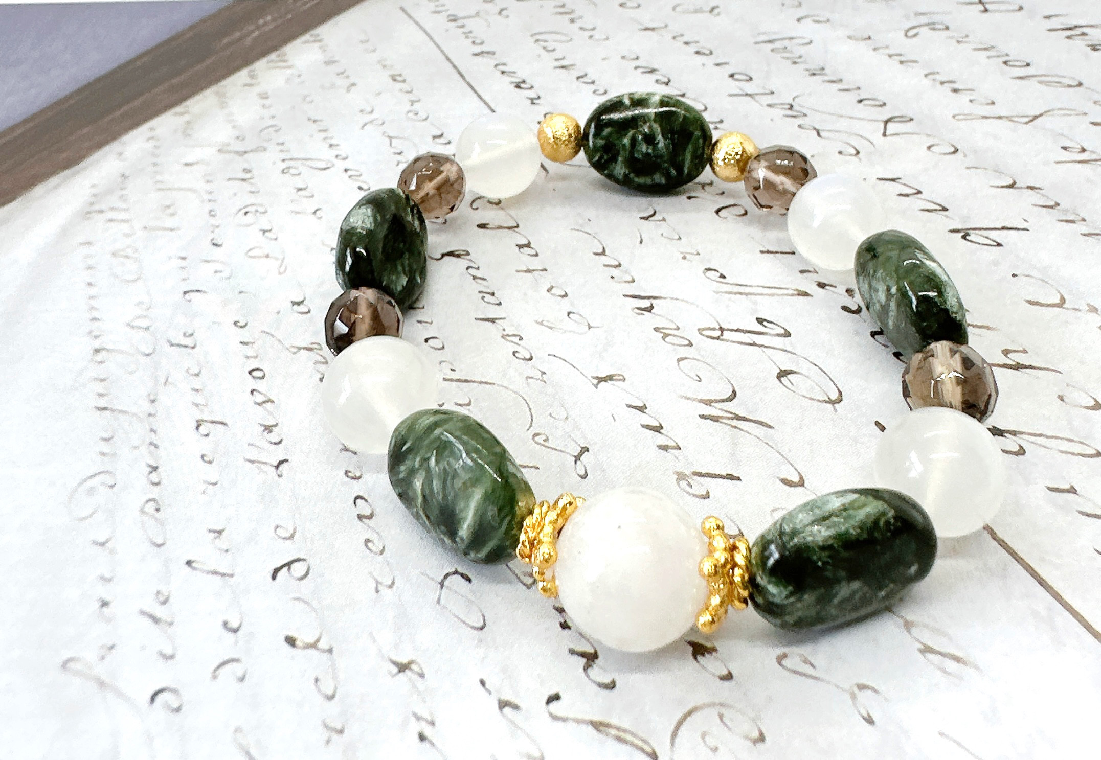 オンとオフの切り替えが苦手な方✴︎頭の切り替えをサポートし心身に休息を♡安眠もサポート　パワー天然石ストーン　ブレス