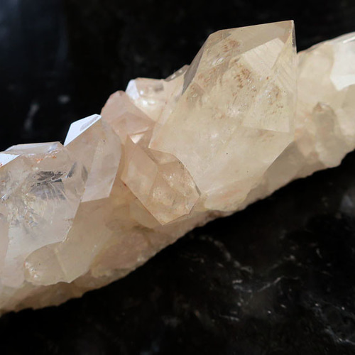 ピンク【ヒマラヤ水晶】水晶 クラスター 7 約130x28x55mm 235g