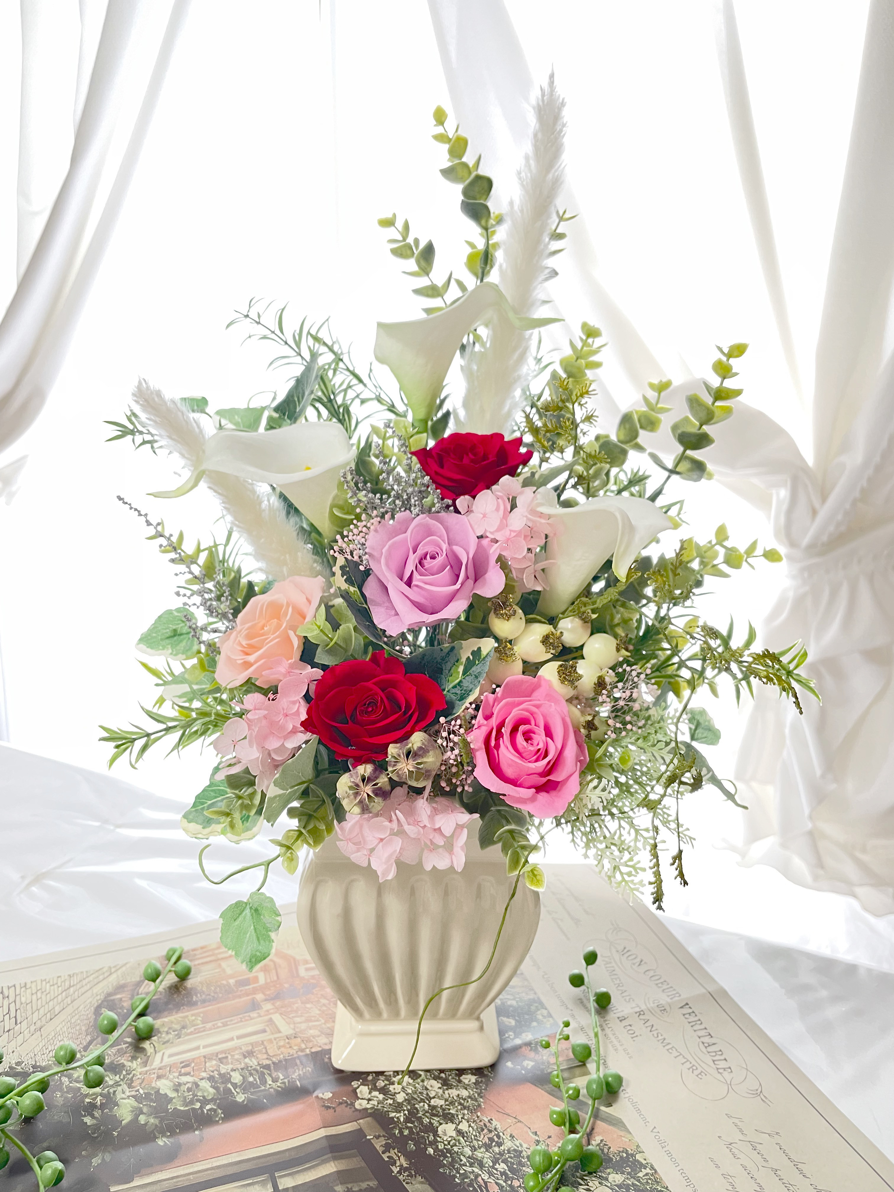 母の日*誕生日*結婚祝い*華やかで豪華なプリザーブドフラワーアレンジ*無料ラッピングあり