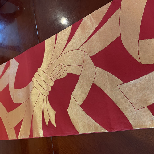 金銀糸入り つづれ帯 テーブルセンター 2154 粋な赤帯にゴールドの刺繍が映える正絹テーブルランナー 帯