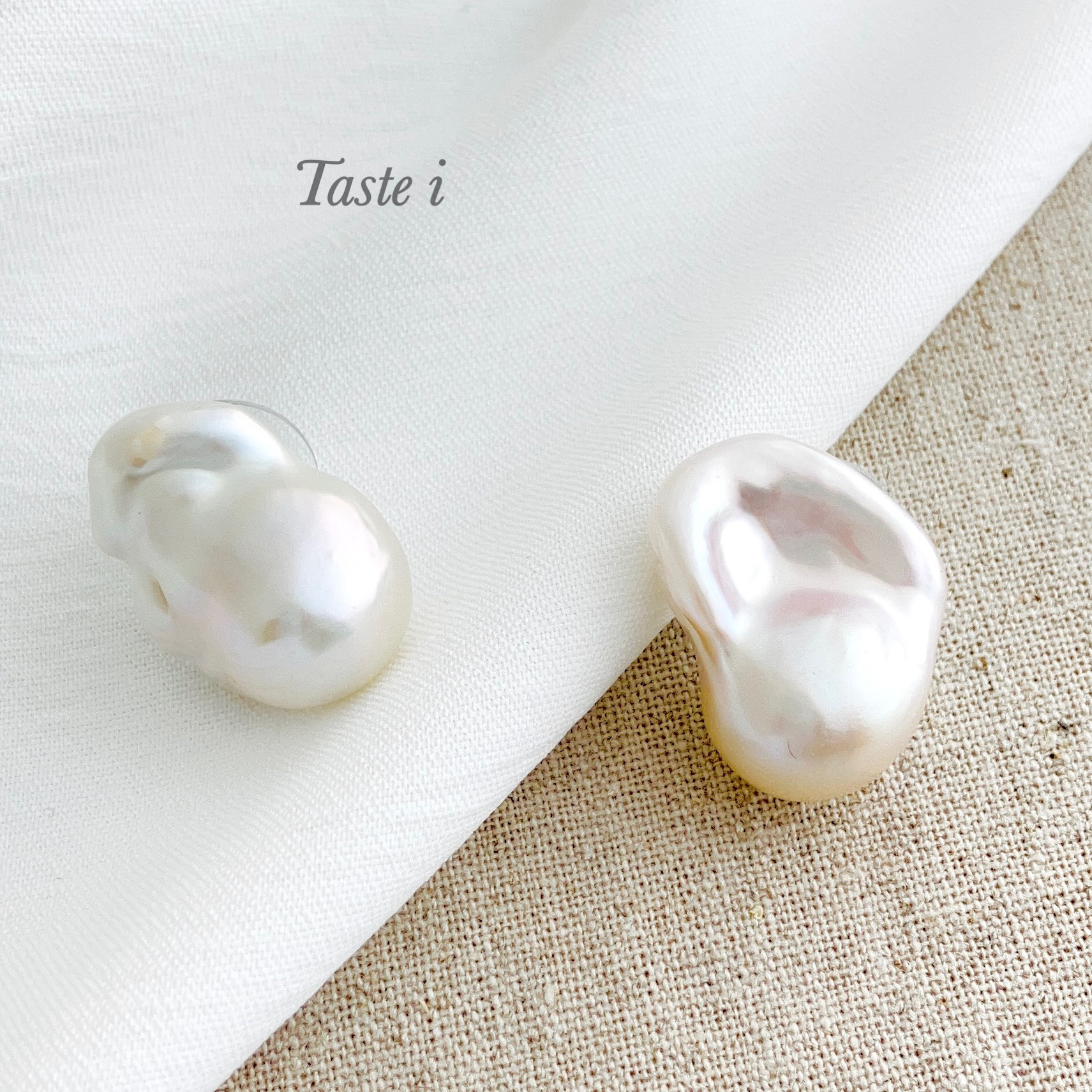 【大人テイスト】大粒の淡水オイスターパールのスタッドピアス〔10047〕