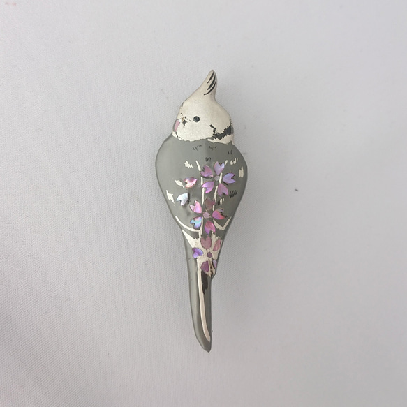 受注制作》見返りインコ(銀)桜螺鈿 漆ブローチ ブローチ ululu 通販 