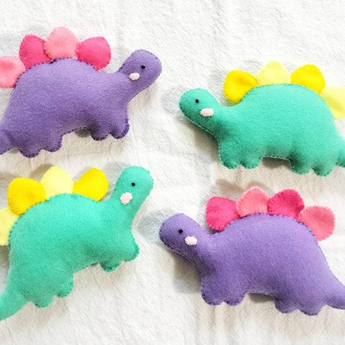 受注制作】フェルト おままごと♡ 恐竜マスコット おもちゃ・人形