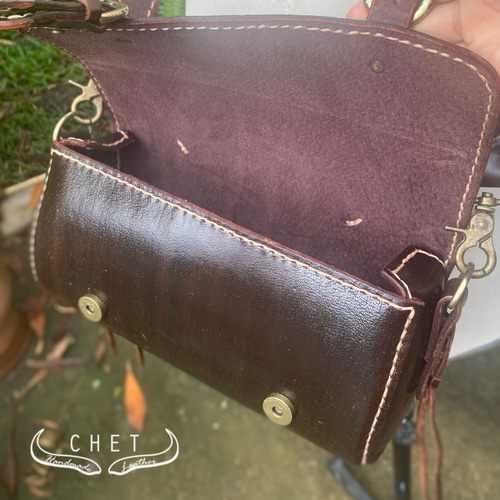レザーポシェット・ベルト付き ブラウン ショルダーバッグ Chet