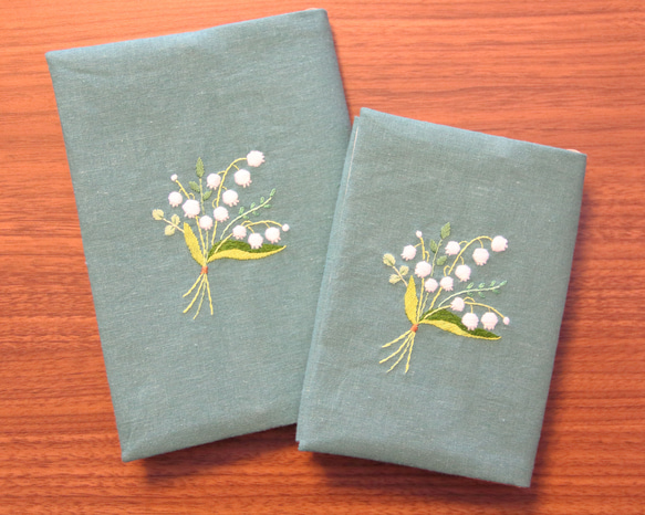 ブックカバー　紫陽花うさぎ　刺繍　文庫本/新書判/四六判ソフト　藍鼠 9枚目の画像