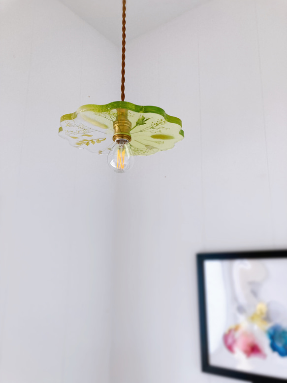 【植物のある暮らし】グリーンのランプシェード 8枚目の画像