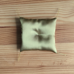 ミニ座布団　金・銀 ・赤・白・黒 / 受注生産 / 招き猫用 / だるま用 / サイズダウン可能 5枚目の画像