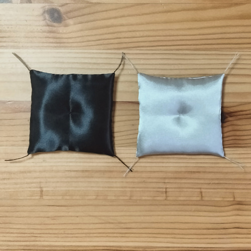 ミニ座布団 金・銀 ・赤・白・黒 / 受注生産 / 招き猫用 / だるま用