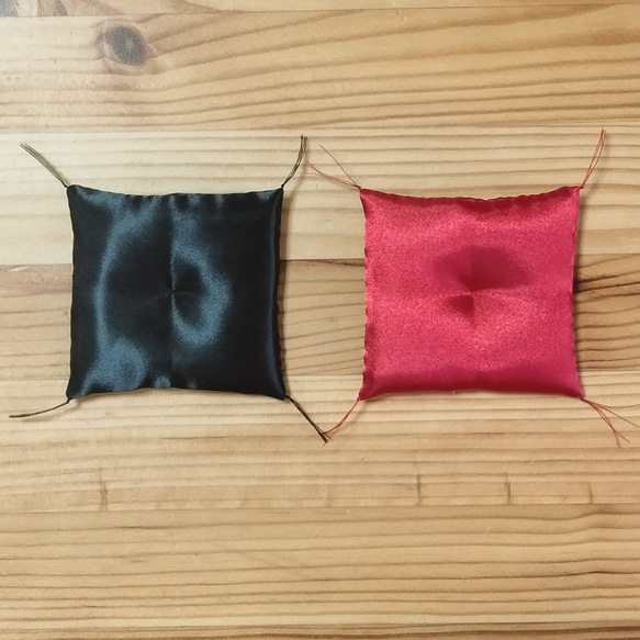 ミニ座布団　金・銀 ・赤・白・黒 / 受注生産 / 招き猫用 / だるま用 / サイズダウン可能 17枚目の画像