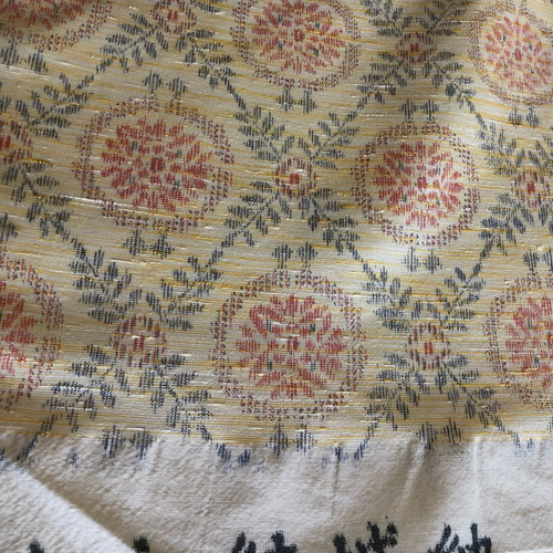 A5 美品 結城紬 菊模様 刺繍 白 クリーム色 正絹 袷 着物 K31 単衣在庫処分！” 【伝統工芸作家 桑原啓之介】 特選本場都城白大島紬 7