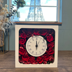 【送料無料】　プリザーブドフラワーのお花がいっぱい詰まった可愛い時計　プリザーブドフラワー　時計　花時計　白赤バラ　 11枚目の画像