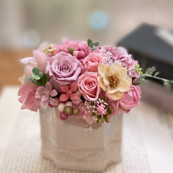 優しさあふれるフラワーバスケット（再販） プリザーブドフラワー 花の