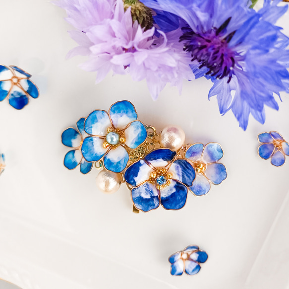 ロイヤルブルー Nemophila 青空の花 ＊ ネモフィラ ＊ ポニーフック コットンパール bijoux glass 5枚目の画像