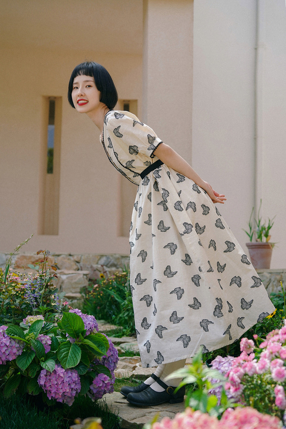 棉白色提花 法式少女蝴蝶仙子印花V領洋裝 含防透光裡布連身裙 第19張的照片