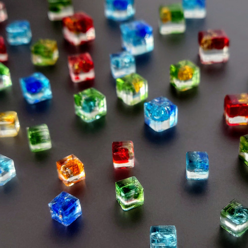 日本／琉球ガラス】小ｻｲｽﾞ琉球ガラスの涼やかイヤリング・ピアス