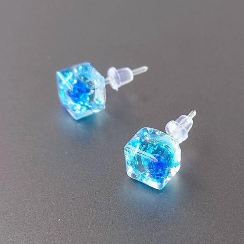 【699】小鳥のピアス／イヤリング／ガラス 699】小鳥のピアス／イヤリング／ガラス 699】小鳥のピアス