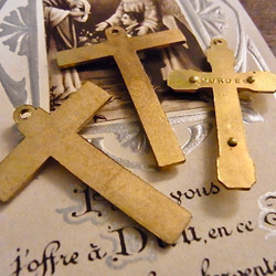 フランス ヴィンテージ デッドストック 金メッキ クロス 3種 キリスト 十字架 チャーム ルルドの泉① 2枚目の画像