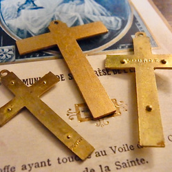 フランス ヴィンテージ デッドストック 金メッキ クロス 3種 キリスト 十字架 チャーム ルルドの泉② 2枚目の画像