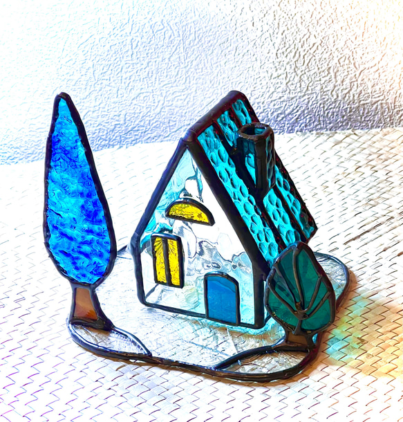 ターコイズブルーの屋根のハウス 3枚目の画像