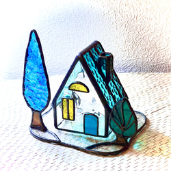 ターコイズブルーの屋根のハウス 1枚目の画像