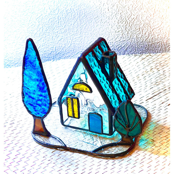 ターコイズブルーの屋根のハウス 2枚目の画像