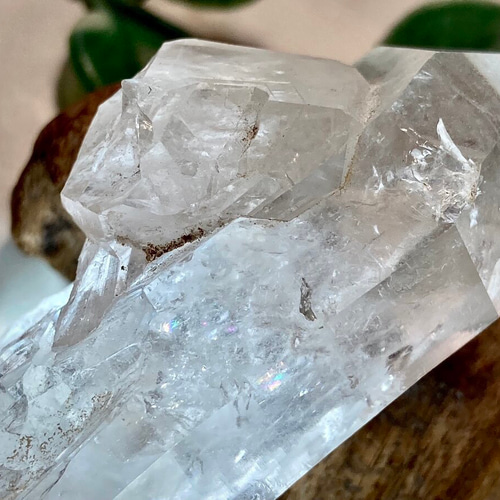 ☆美麗　虹キラキラヒマラヤ水晶　原石☆ ヒマラヤ水晶 クラスター ピンク マニカラン産 70g N14 原石