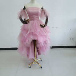 免運費！可愛的淺粉色連衣裙 出眾的時尚感 短款長裙 柔軟的層疊薄紗裙 第1張的照片