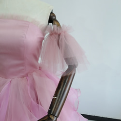 免運費！可愛的淺粉色連衣裙 出眾的時尚感 短款長裙 柔軟的層疊薄紗裙 第3張的照片