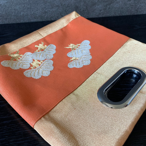 帯リメイク 帯バッグ  クラッチバッグ ハンドバッグオレンジ松obi kimono 2枚目の画像