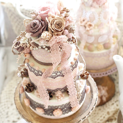 限定商品　ストロベリー×チョコの3段ケーキ　フェイクケーキ　プリザーブドフラワーアレンジメント　グラスドーム　プレゼント 4枚目の画像