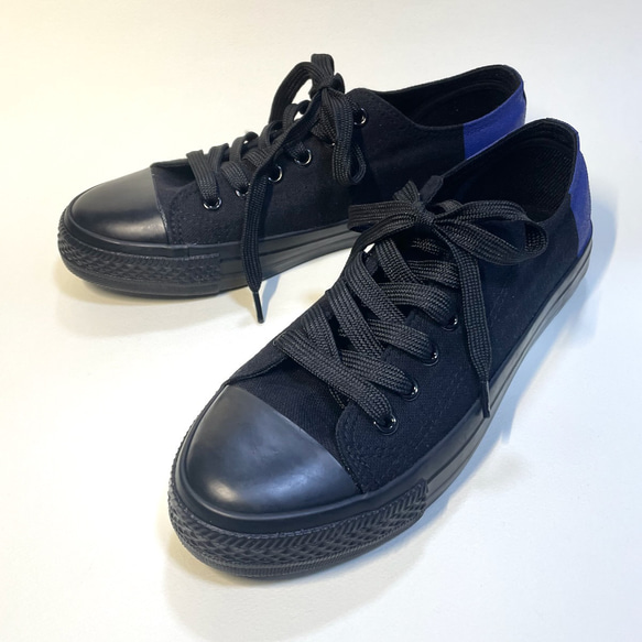 雙色低幫運動鞋（全黑 x 啞光海軍藍）22.0cm〜30.0cm 第4張的照片