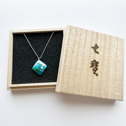 すずらん 七宝焼のペンダント 純銀胎有線七宝 ネックレス・ペンダント