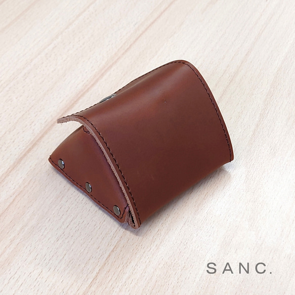 真皮錶殼，適用於木楔形棕色牛皮 SANC。 第3張的照片