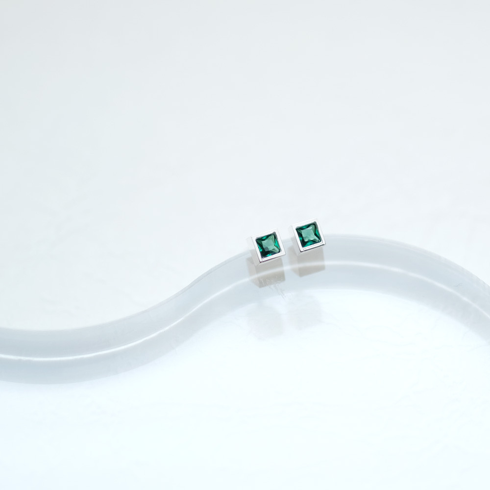 極小 エメラルド 四角 ピアス イヤリング シルバー925