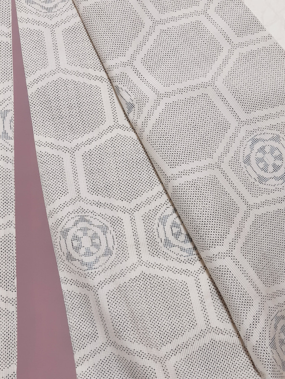 ワンタッチ着物　くらわん着物　正絹紬リメイク　本場白大島紬亀甲文様 また 身長 体重を備考欄にお書きください 幅出し 詰め等の寸法直しは致しておりません ご了承下さい