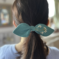 野の花の刺繍のヘアゴムリボン(コットンリネン) 10枚目の画像