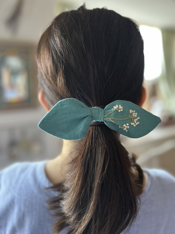 野の花の刺繍のヘアゴムリボン(コットンリネン) 10枚目の画像