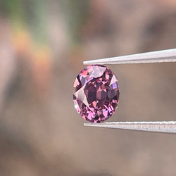 サファイア ピンクがかったパープル サファイア ルース 0.80 カラット オーバル カット 天然宝石 9枚目の画像