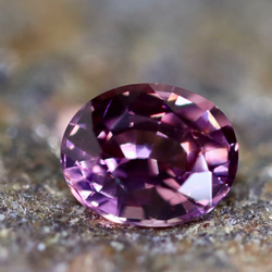 サファイア ピンクがかったパープル サファイア ルース 0.80 カラット オーバル カット 天然宝石 5枚目の画像