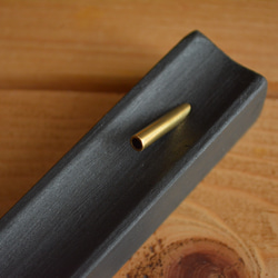【刻印無料】国産ヒノキと真鍮のお香立て ブラック 木製 檜 名入れ 文字入れ セミオーダー 和モダン 8枚目の画像