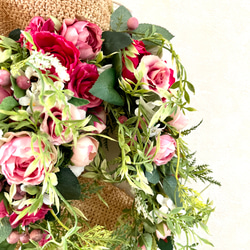 バラの花束に帽子を添えたスワッグ　母の日　玄関　記念日　お誕生日　プレゼント　ギフト　バラ 10枚目の画像