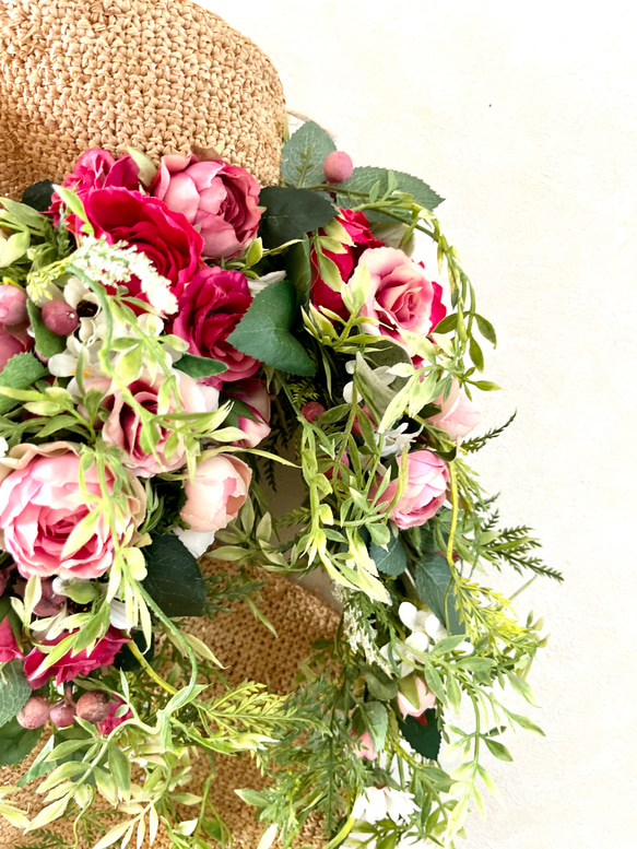 バラの花束に帽子を添えたスワッグ　母の日　玄関　記念日　お誕生日　プレゼント　ギフト　バラ 10枚目の画像