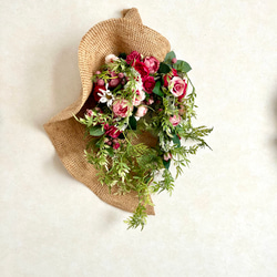 バラの花束に帽子を添えたスワッグ　母の日　玄関　記念日　お誕生日　プレゼント　ギフト　バラ 6枚目の画像