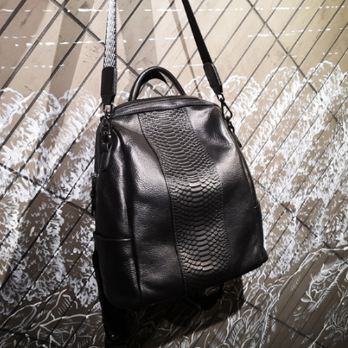 美品 Scrap Book レザー 2way 煩わし リュック 黒 収納袋付 牛革