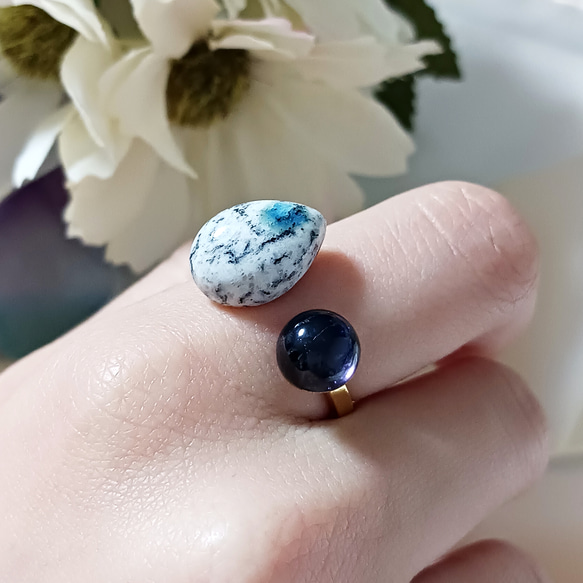天然石リング　K2アズライト   アイオライト　3月誕生石　ブルーリング　フォークリング　一点物　フリーサイズ　指輪 2枚目の画像
