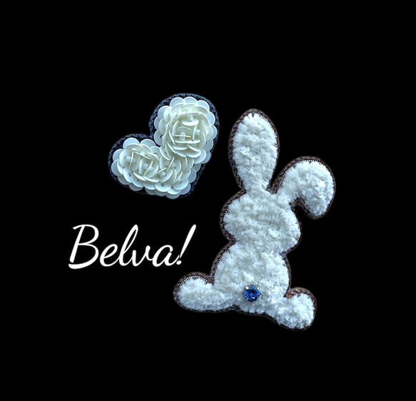 ビーズ刺繍のブローチ　-テディラビット&ハート-teddy rabbit & heart 1枚目の画像